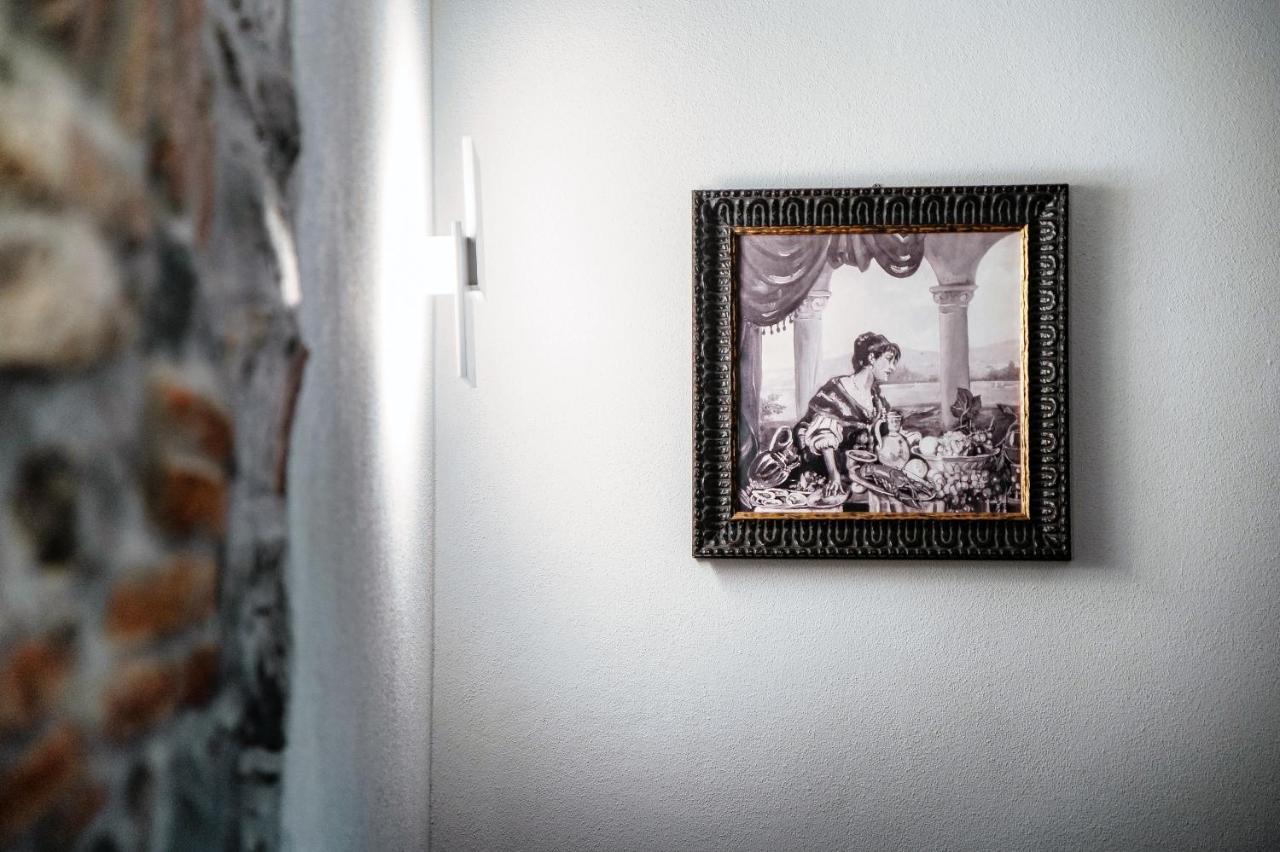 Suite Lo Storico - The House Of Travelers Como Exterior foto