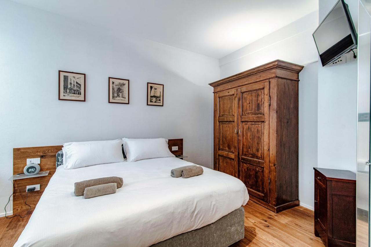 Suite Lo Storico - The House Of Travelers Como Exterior foto
