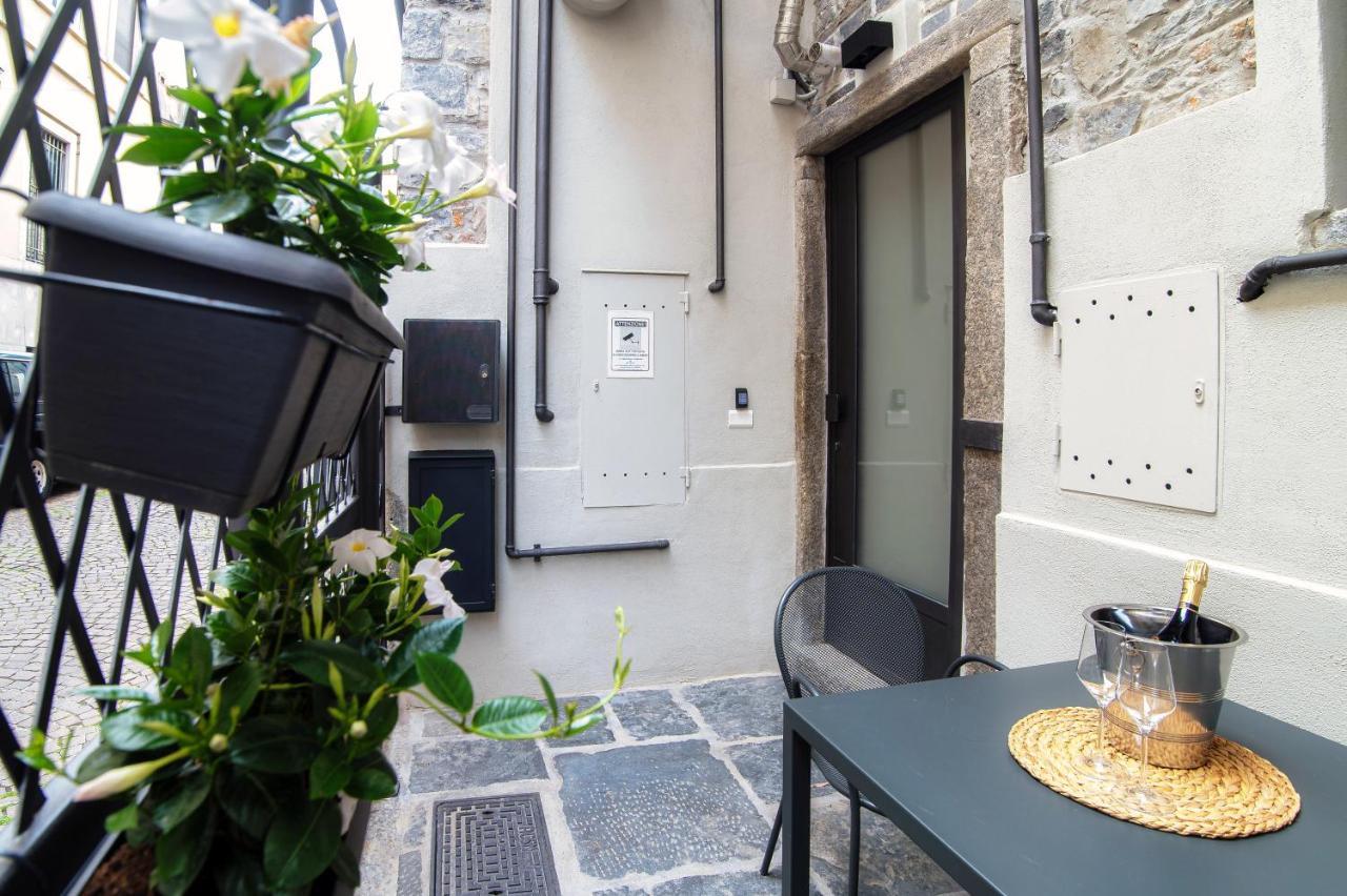 Suite Lo Storico - The House Of Travelers Como Exterior foto